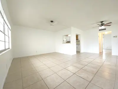 129 NORWICH F, West Palm Beach – Condominium for rent