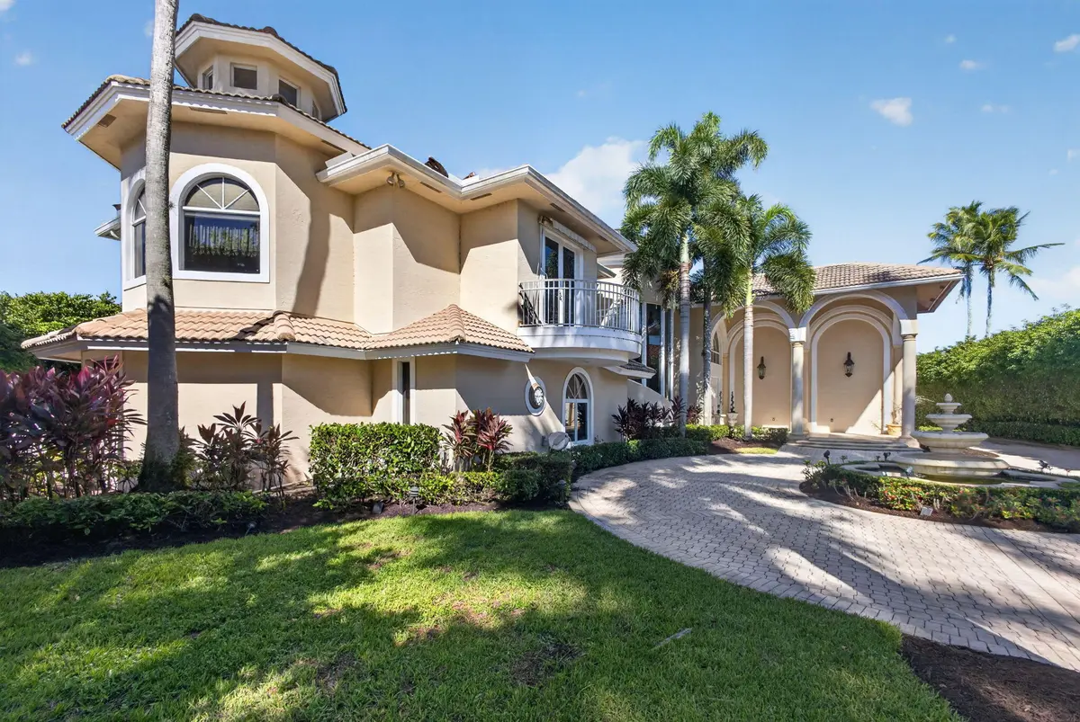 Front of Home at 10248 Heronwood Lane, West Palm Beach