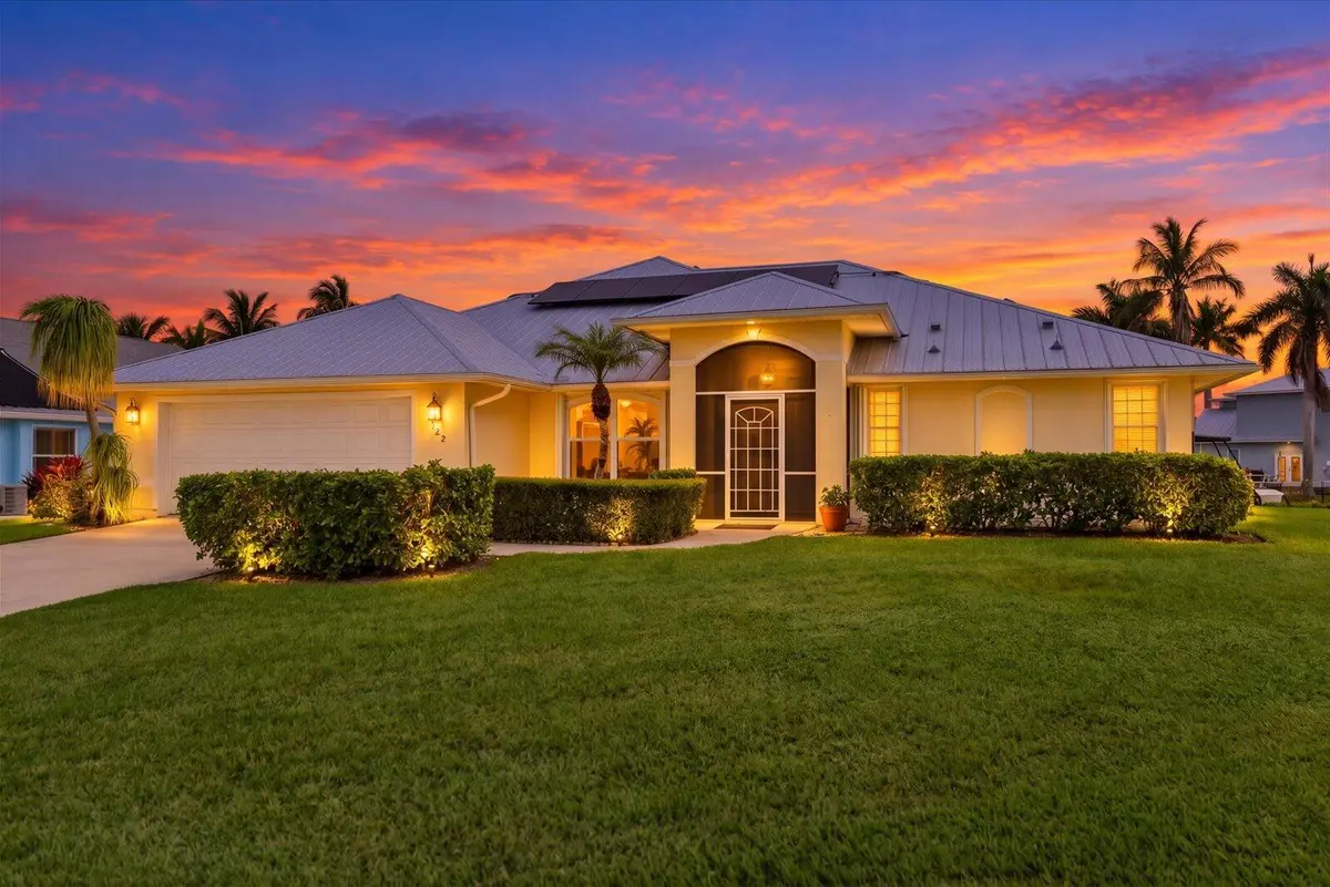 Front of House at 122 Queen Frederika Court, Hutchinson Island