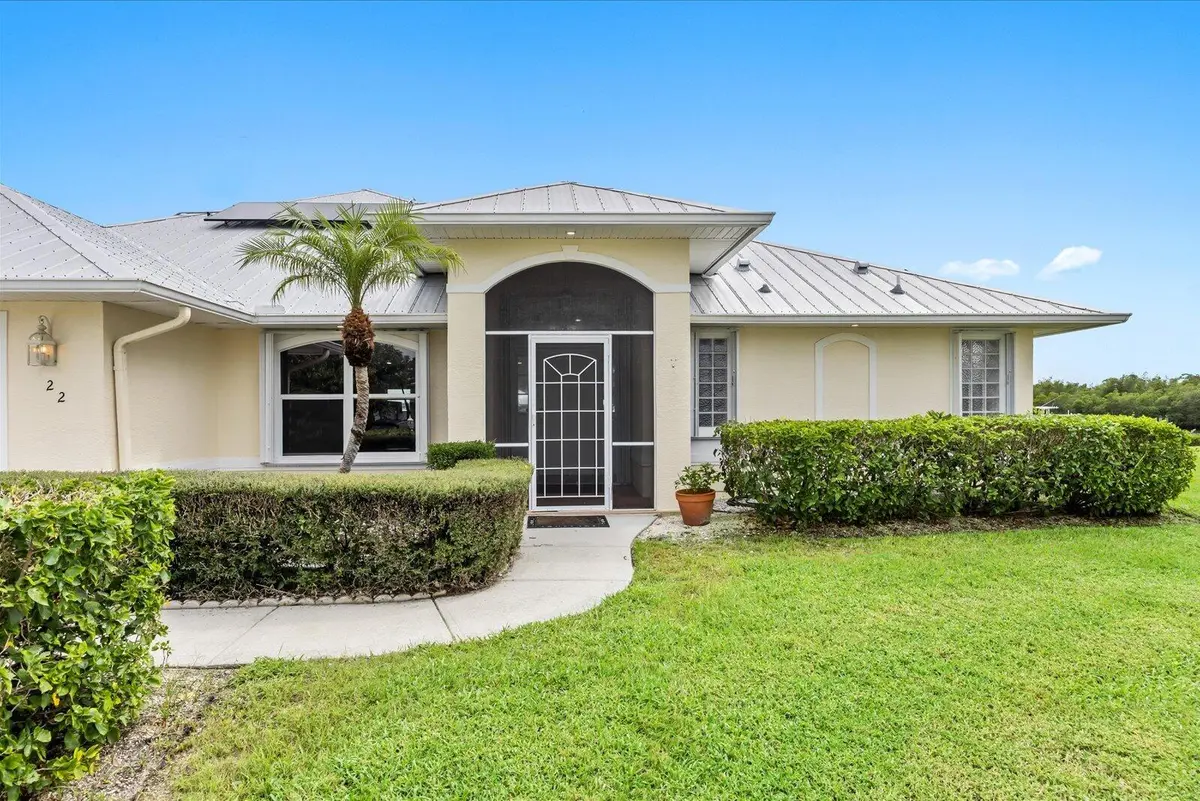 fr at 122 Queen Frederika Court, Hutchinson Island