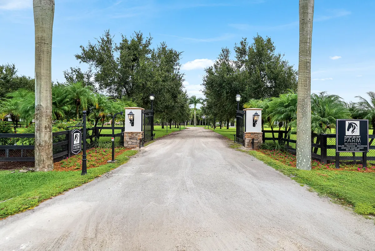 Gate at 16155 Norris Road, Wellington