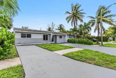 6320 ADAMS Street, Hollywood – Single Family Residence for sale