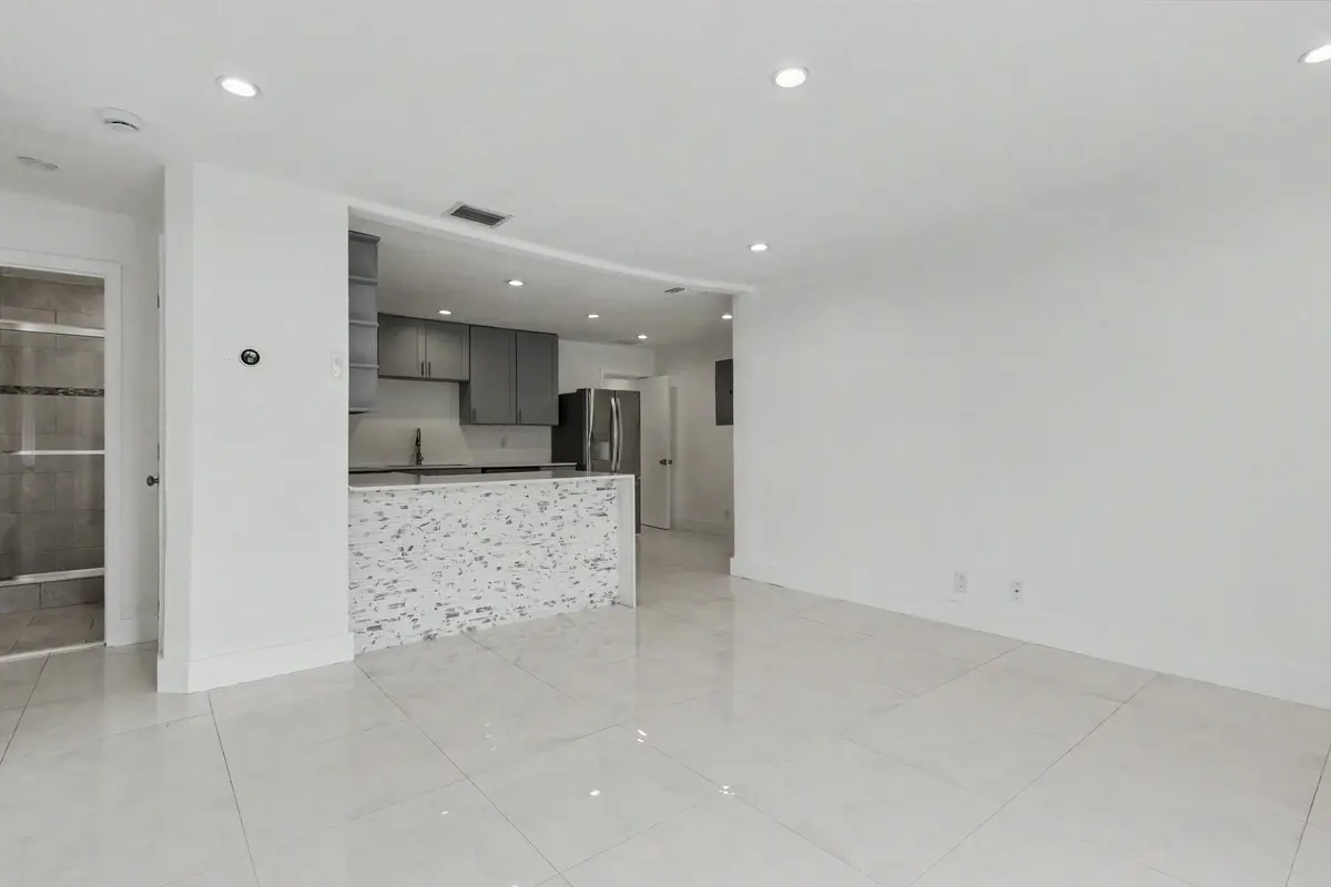6320-15 at 6320 ADAMS Street, Hollywood