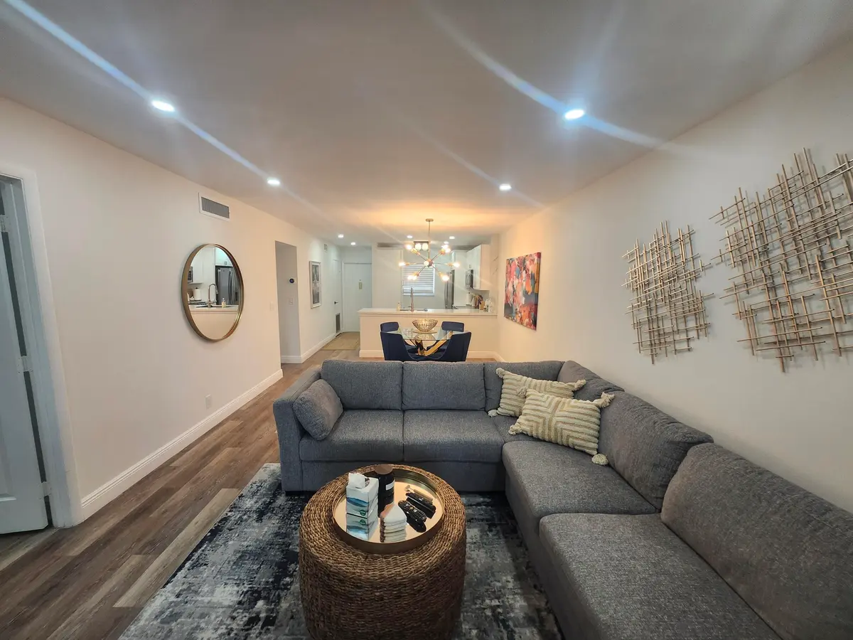 351 Cambridge Road 311, Hollywood, FL – photo 7