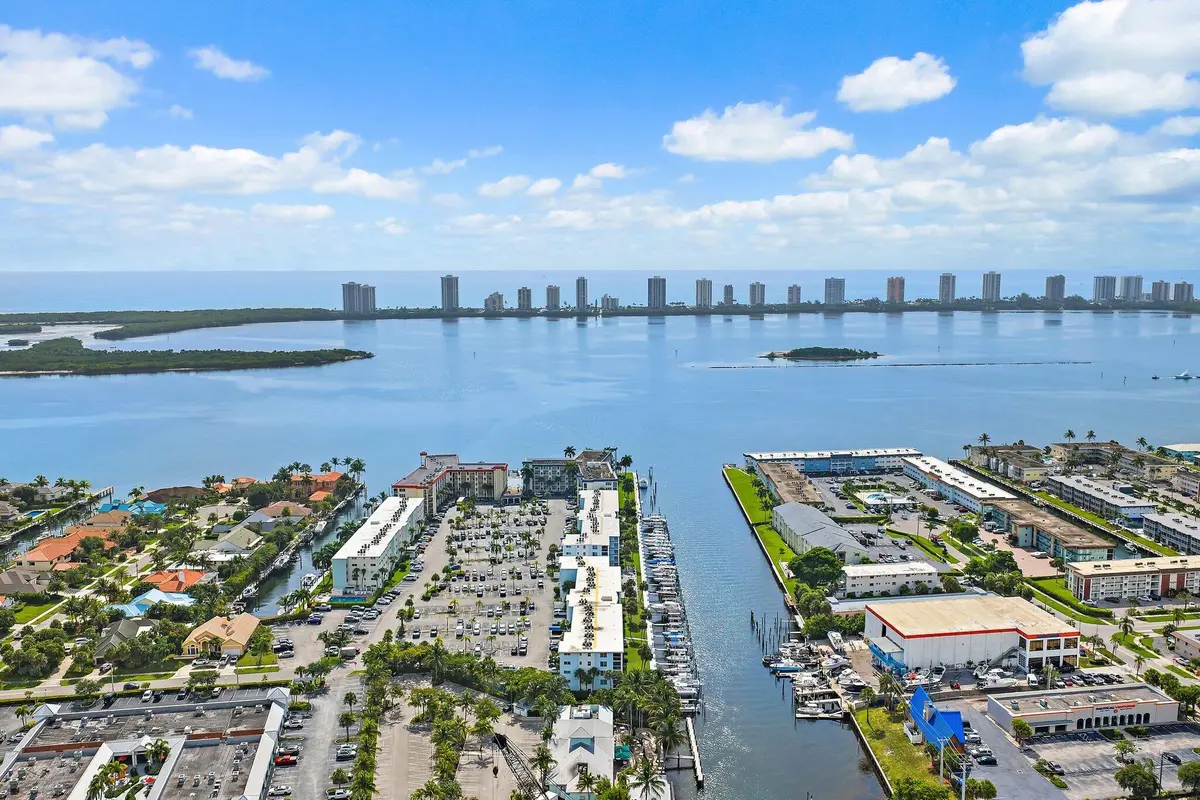 003-100ParadiseHarbourBoulevard-NorthPal at 100 PARADISE HARBOUR Boulevard 202, North Palm Beach