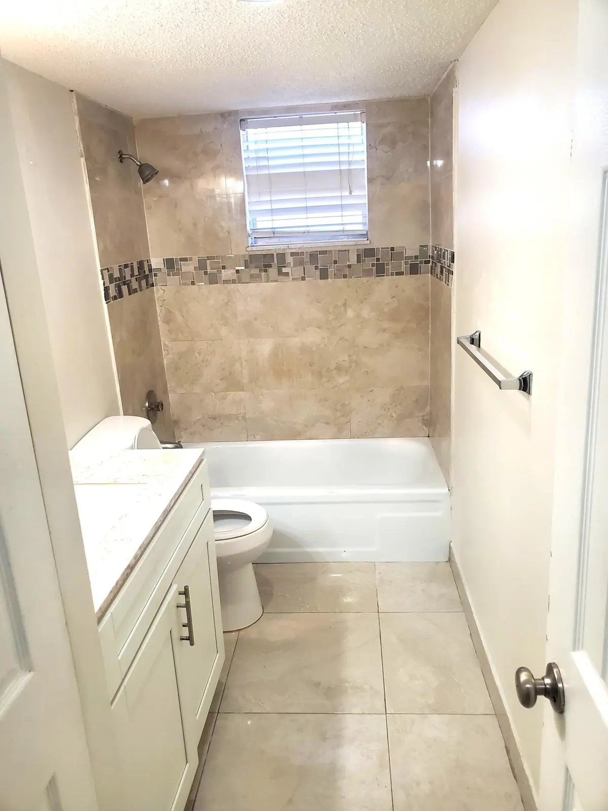 CHRIS WALKER-410-MIDDLE BATH 2 at 410 NW 68TH Avenue 119, Plantation