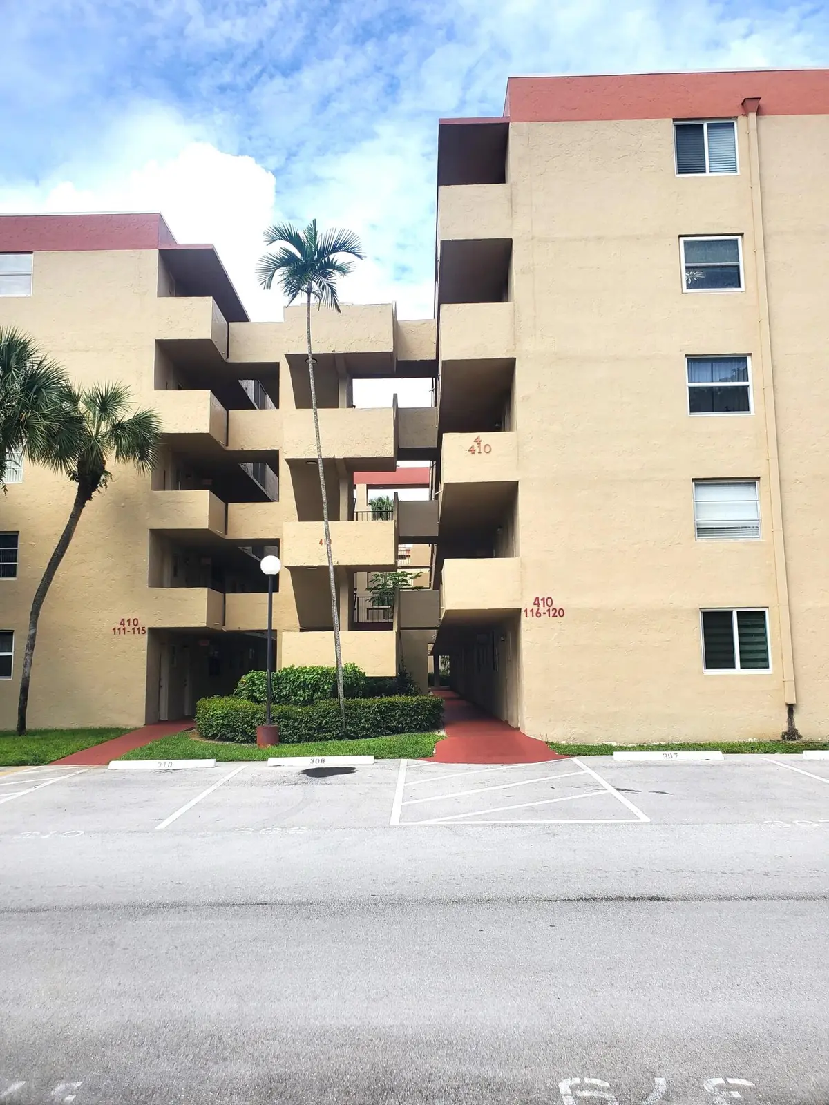 CHRIS WALKER-410-EXTERIOR 1 at 410 NW 68TH Avenue 119, Plantation