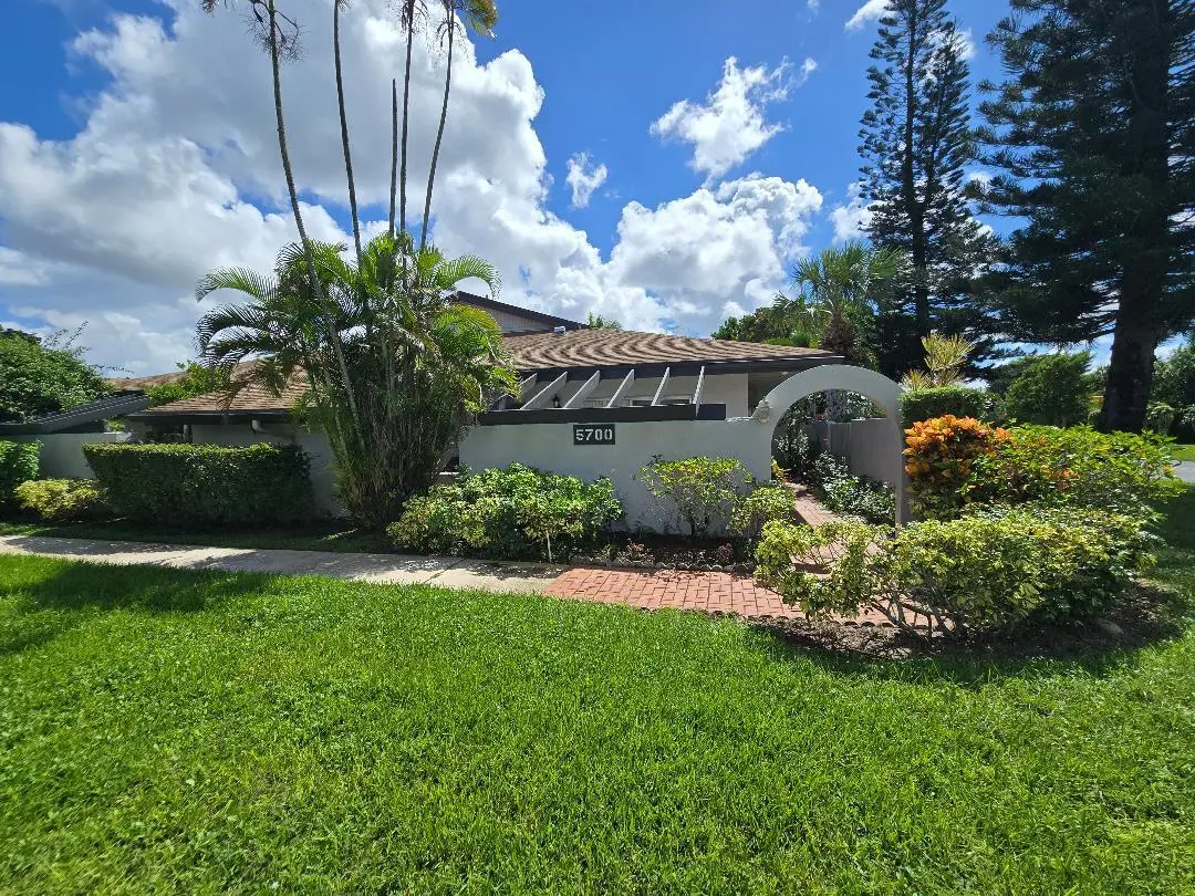 front at 5700 Queen Palm Court B, Delray Beach