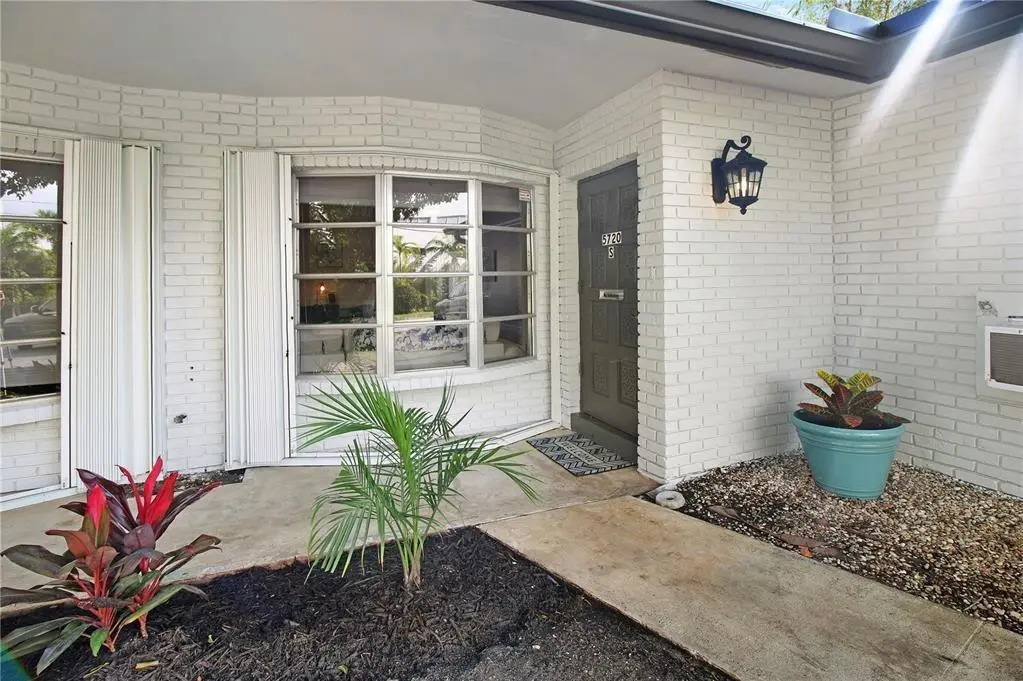 Photo 5 at 5720 NE 27th Avenue, Fort Lauderdale