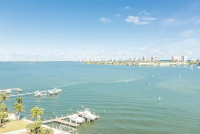 2650 Lake Shore Drive 805, Riviera Beach – Condominium for rent