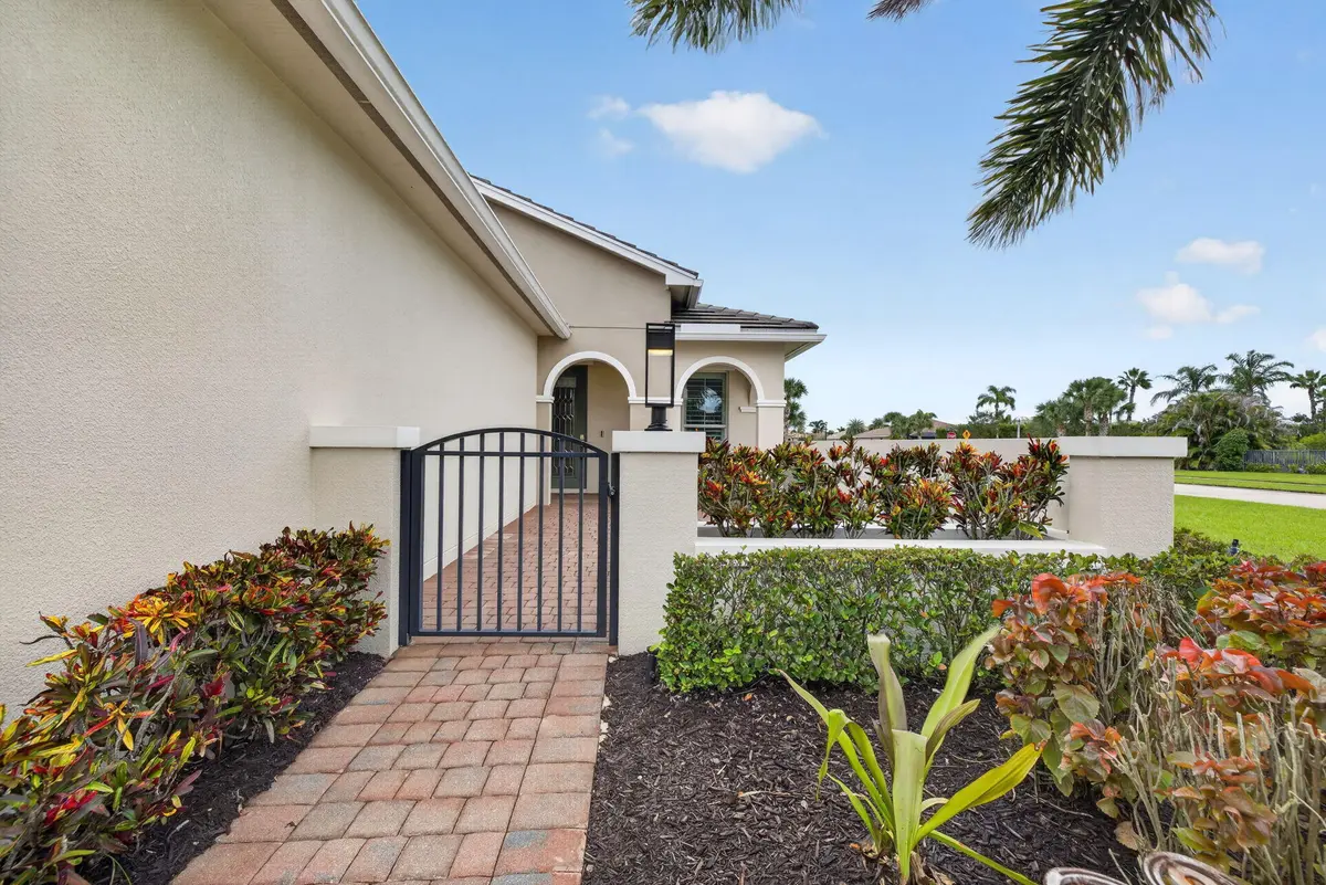 4-web-or-mls-3A5A2241 at 9907 SW Trumpet Tree Circle, Port St. Lucie