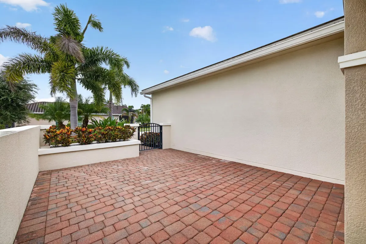 6-web-or-mls-3A5A2254 at 9907 SW Trumpet Tree Circle, Port St. Lucie