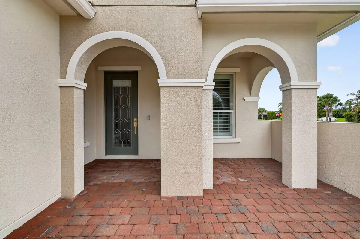 8-web-or-mls-3A5A2261 at 9907 SW Trumpet Tree Circle, Port St. Lucie