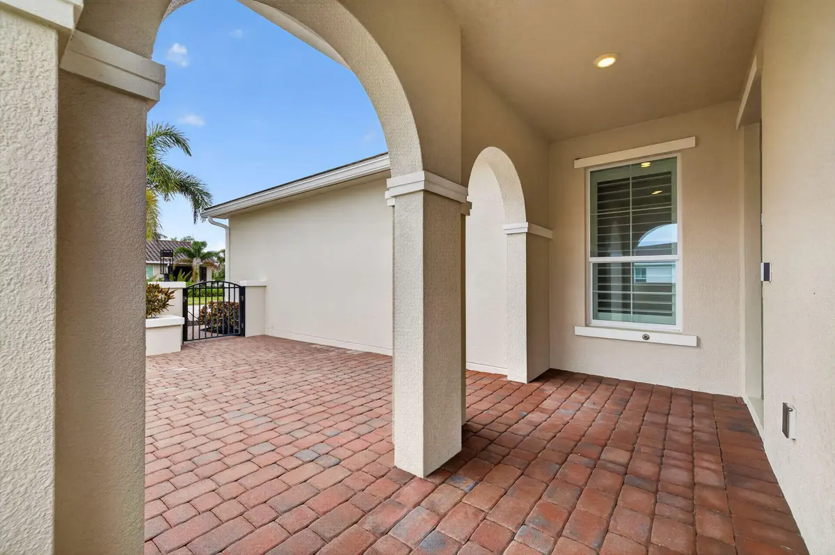 9-web-or-mls-3A5A2266 at 9907 SW Trumpet Tree Circle, Port St. Lucie