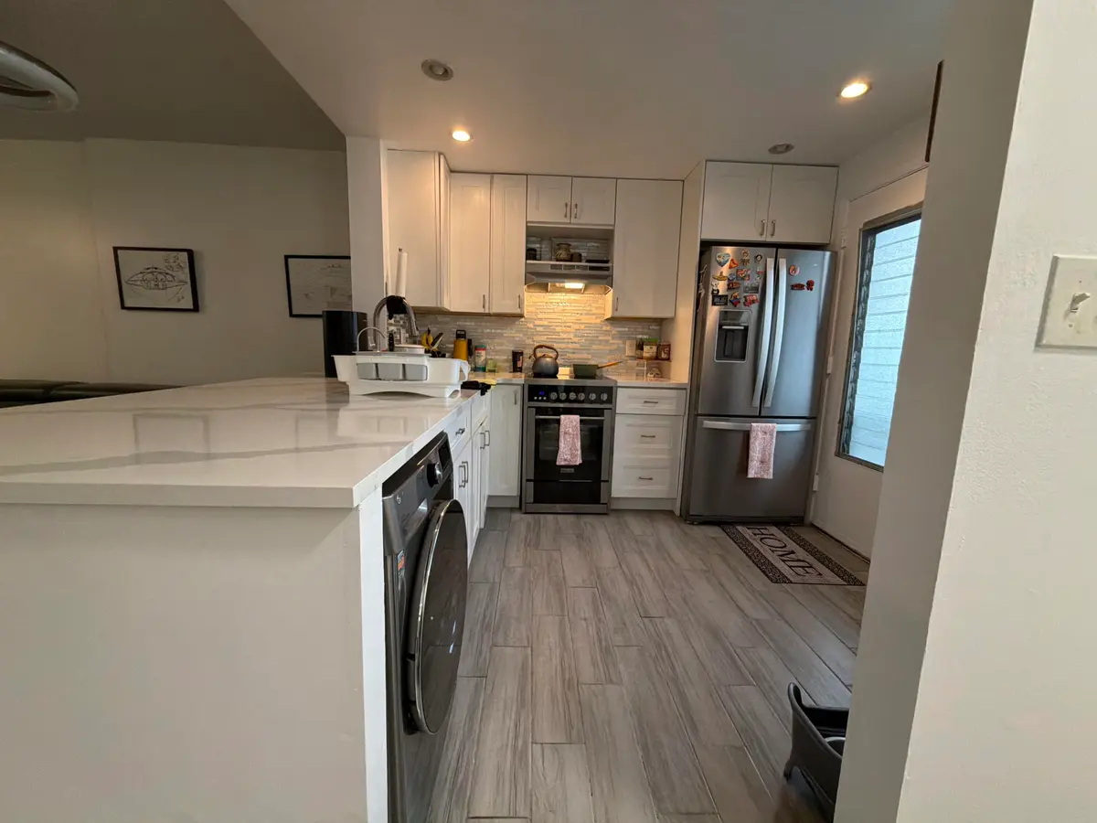 IMG_5185 at 320 NE 12th Avenue 105, Hallandale Beach