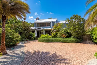 613 S Lakeside Drive, Lake Worth Beach – Single Family Residence for sale