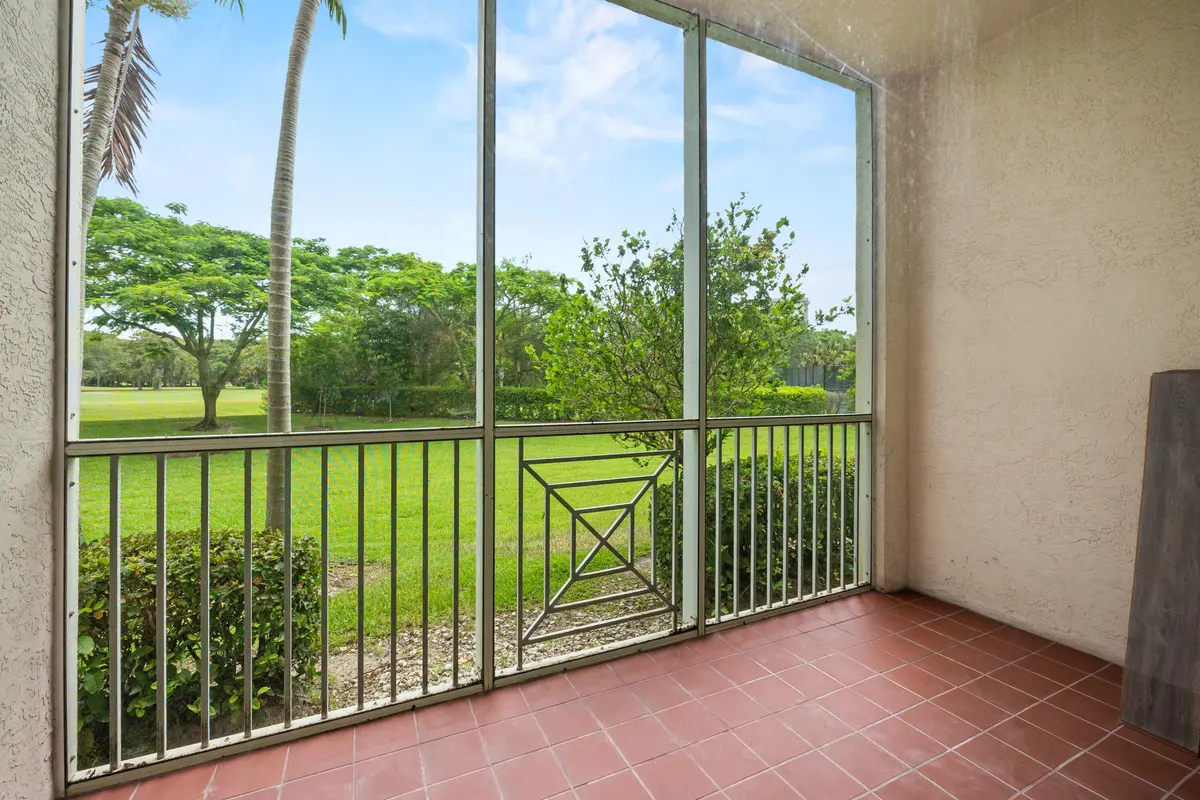 3500 Oaks Clubhouse Dr20 at 3500 Oaks Clubhouse Drive Apt 109, Pompano Beach