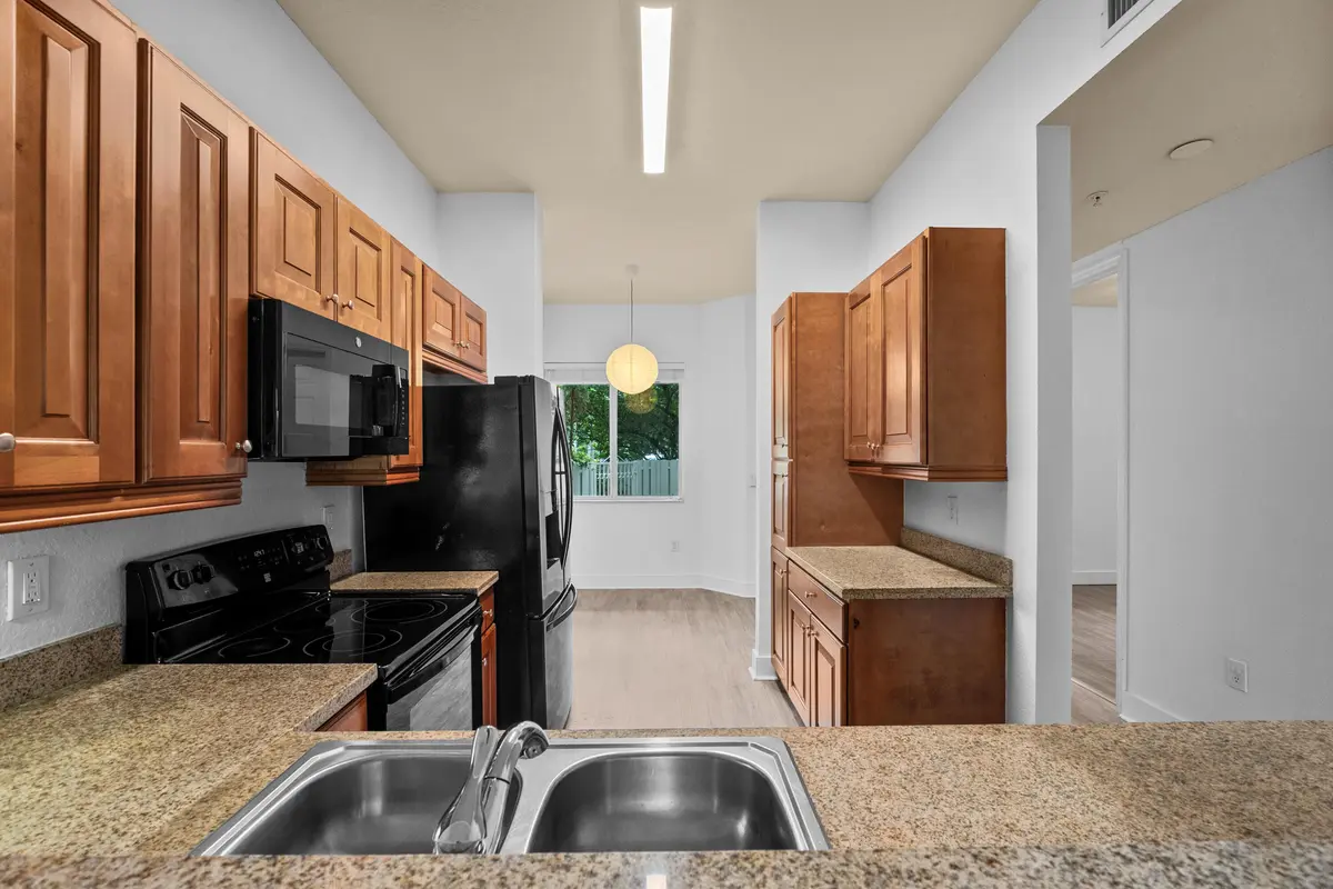 3500 Oaks Clubhouse Dr5 at 3500 Oaks Clubhouse Drive Apt 109, Pompano Beach
