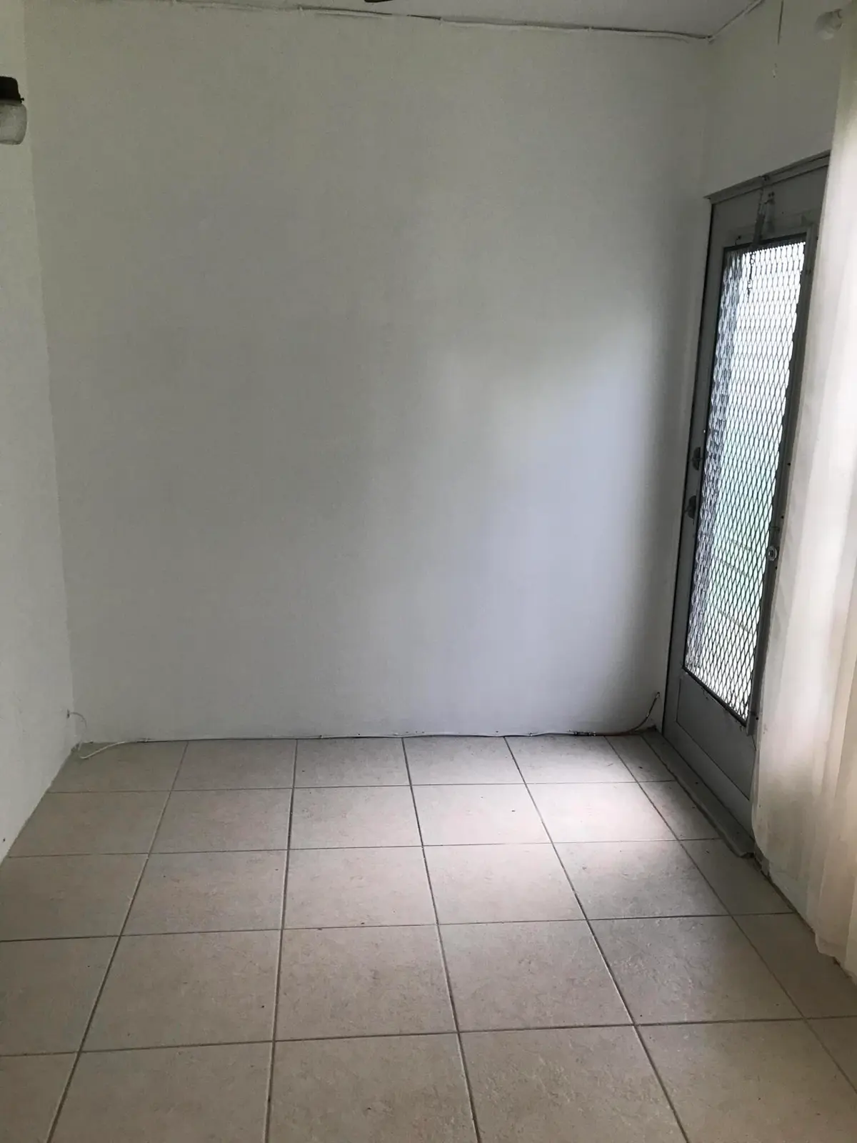 Florida Room at 2102 NE 1ST Way 104, Boynton Beach