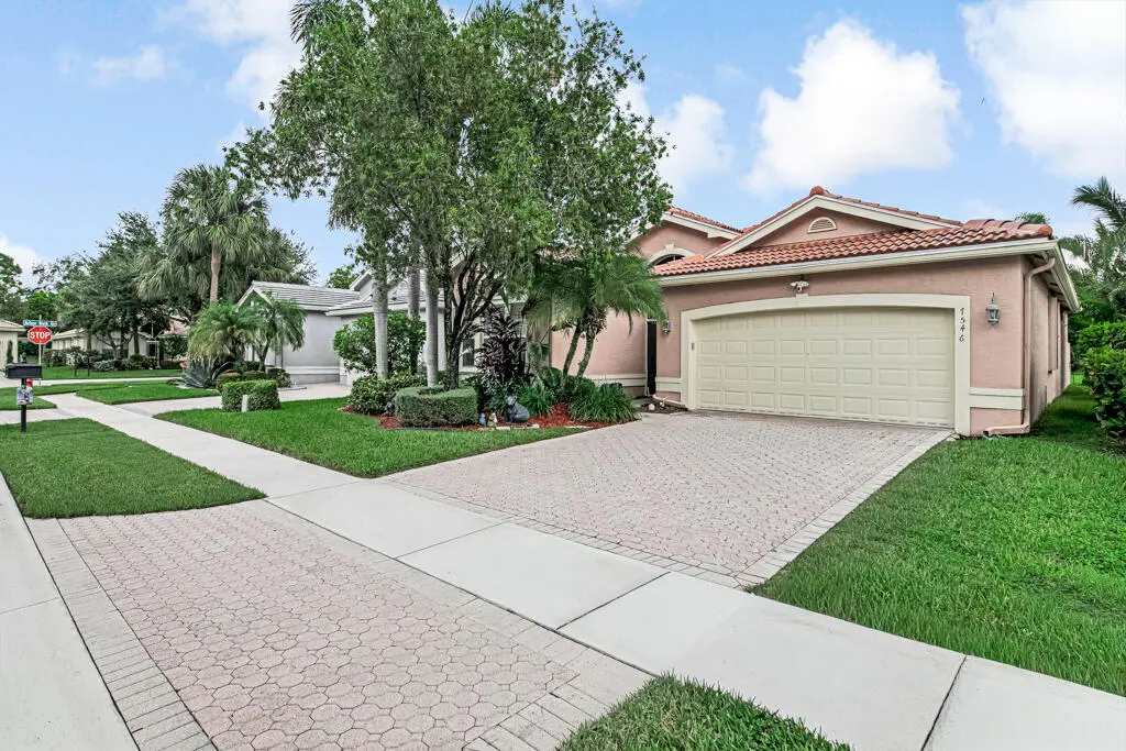 EASTERN FACING BACKYARD at 7546 Pebble Shores Terrace, Lake Worth
