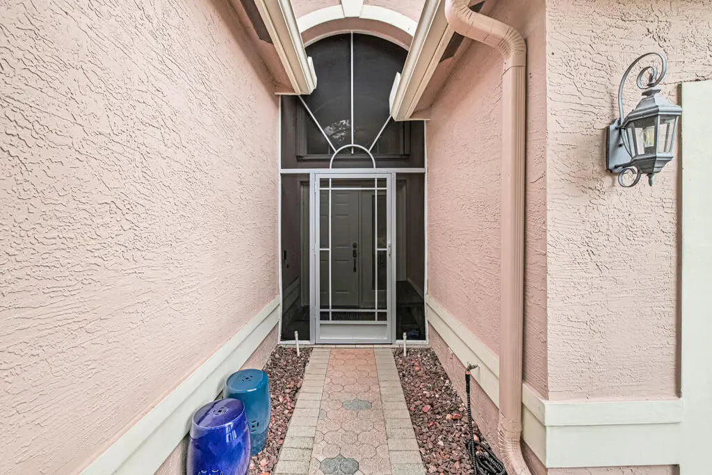 Porch at 7546 Pebble Shores Terrace, Lake Worth