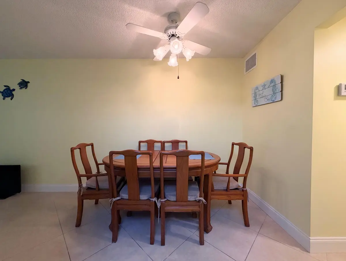 Dining at 240 HORIZONS 107, Boynton Beach