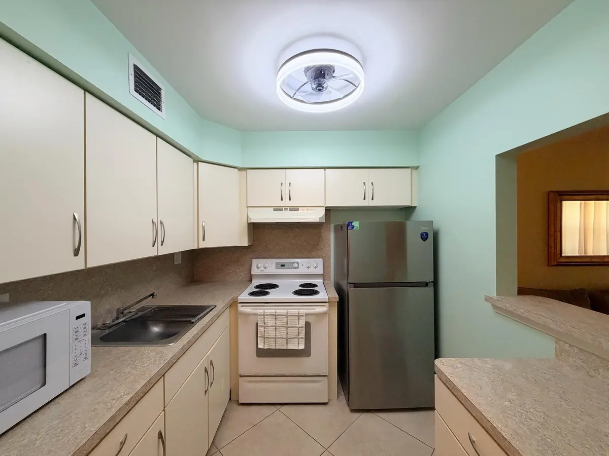 Kitchen at 240 HORIZONS 107, Boynton Beach