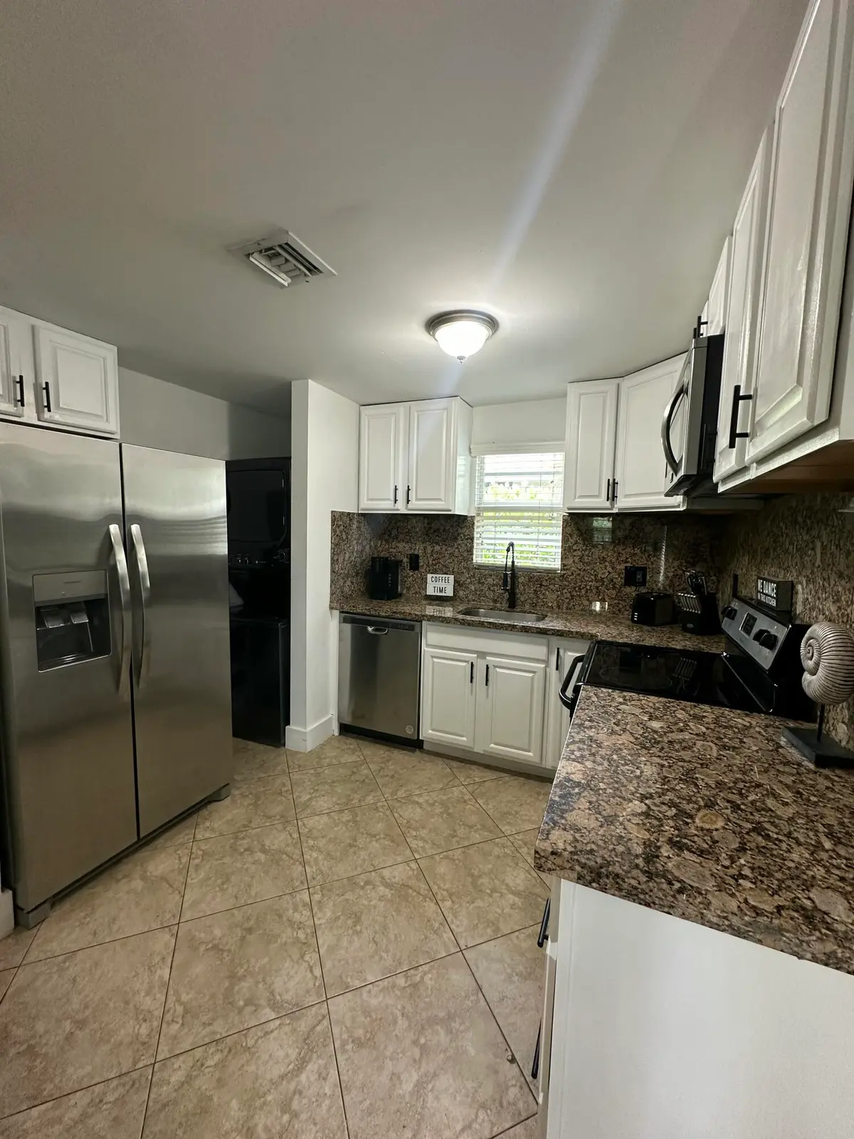 IMG_0848 at 2703 NE 6TH Lane, Wilton Manors