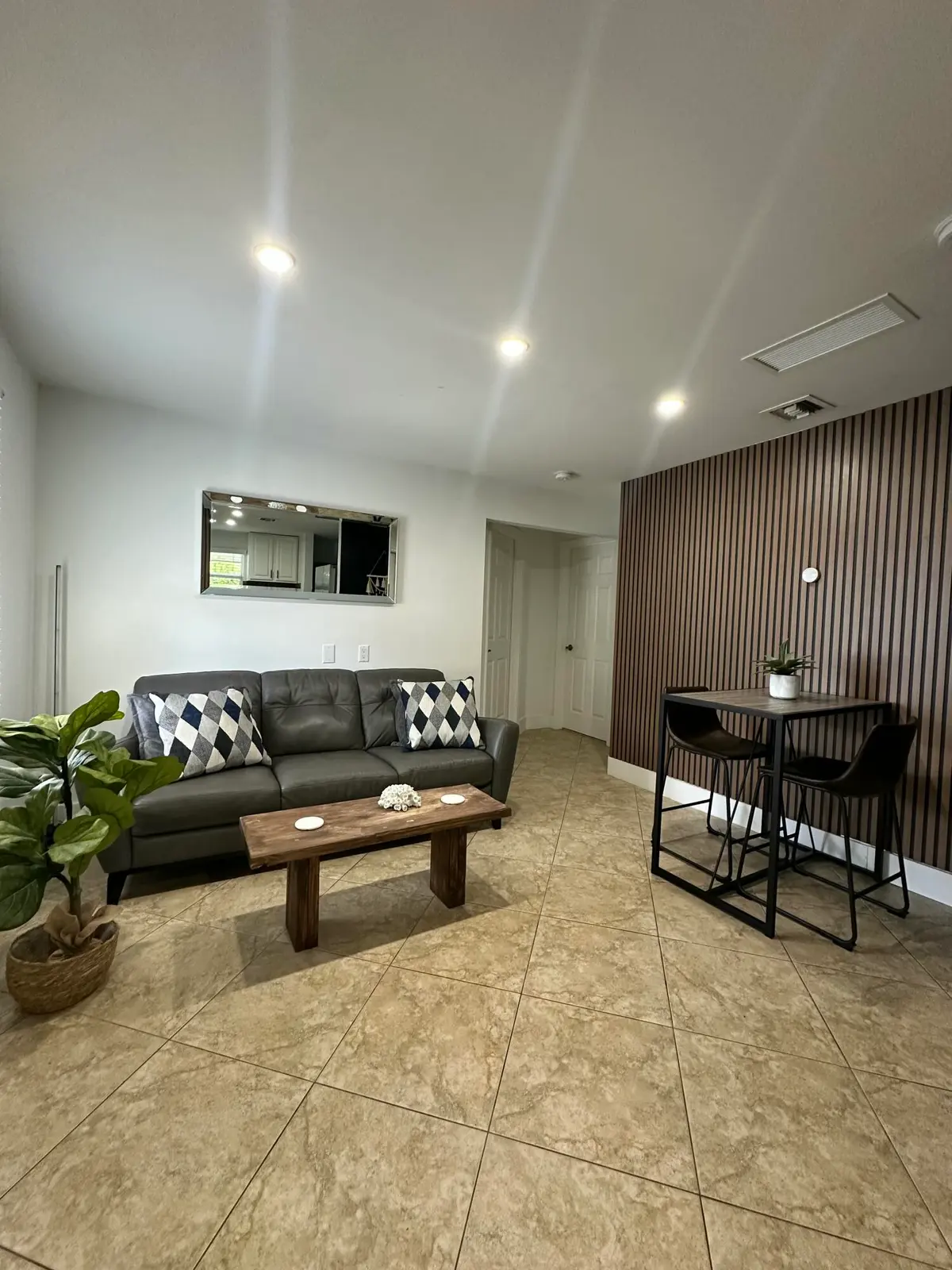 IMG_7107 at 2703 NE 6TH Lane, Wilton Manors