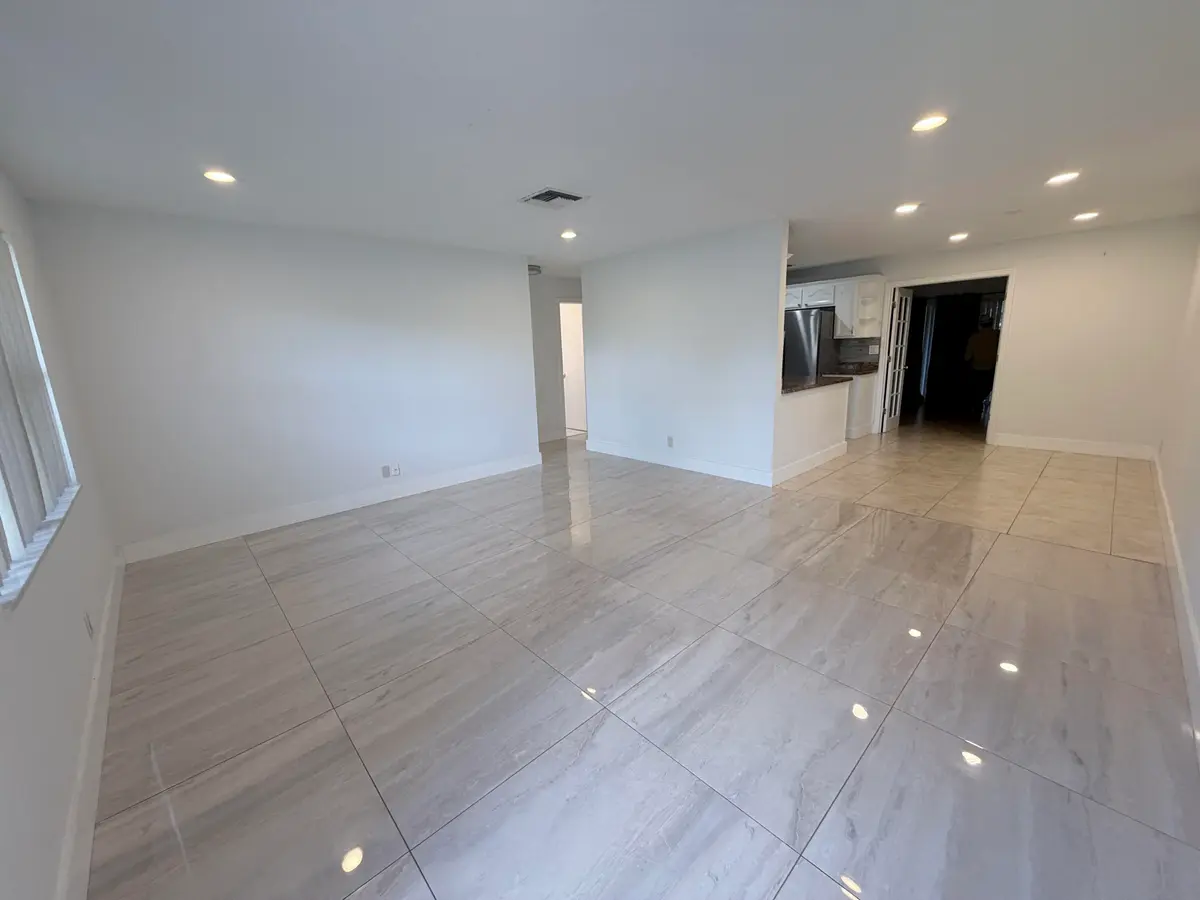 Living room at 11260 NW 39th Street, Coral Springs