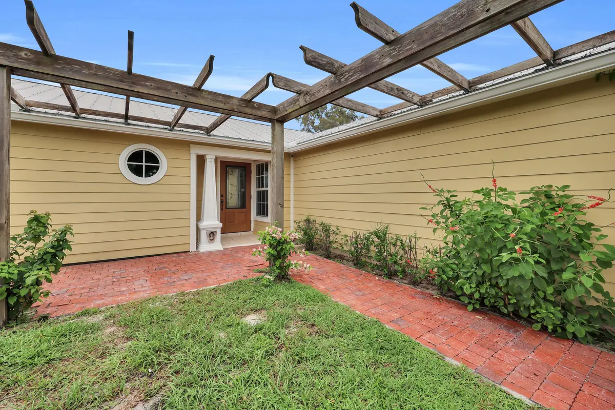 351 sw dwight ave - 04 at 351 SW Dwight Avenue, Port St. Lucie