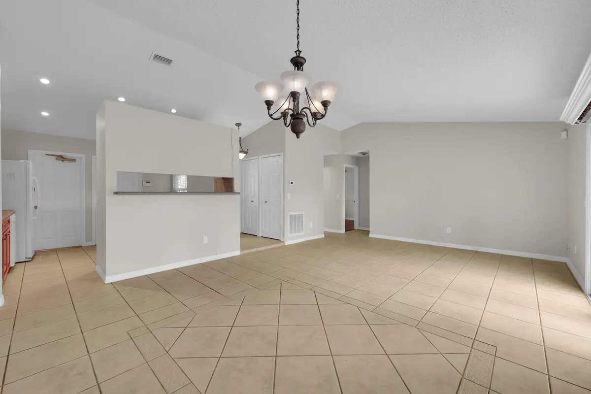 351 sw dwight ave - 11 at 351 SW Dwight Avenue, Port St. Lucie