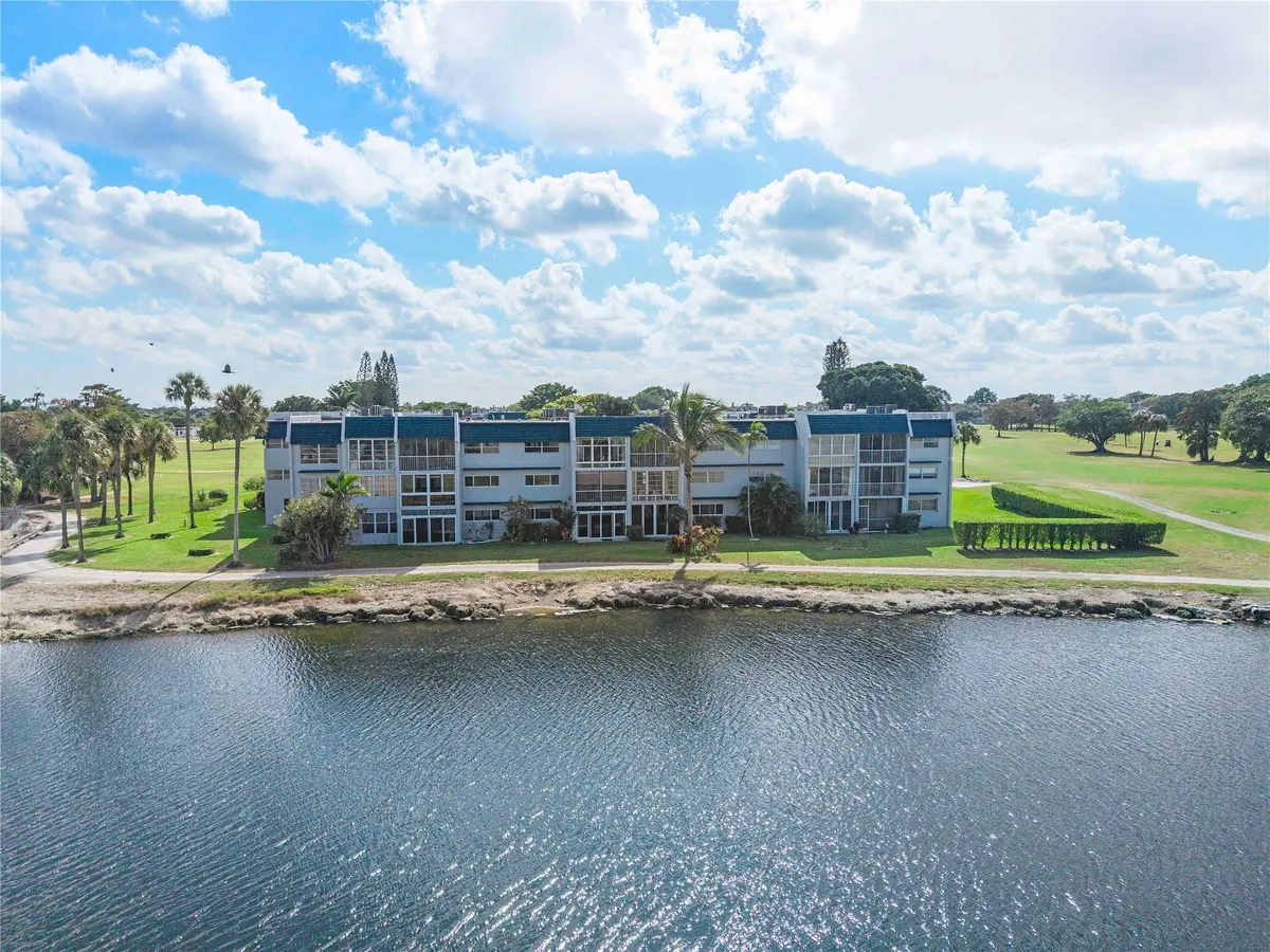 Photo 1 at 7807 GOLF CIR Drive 211, Margate