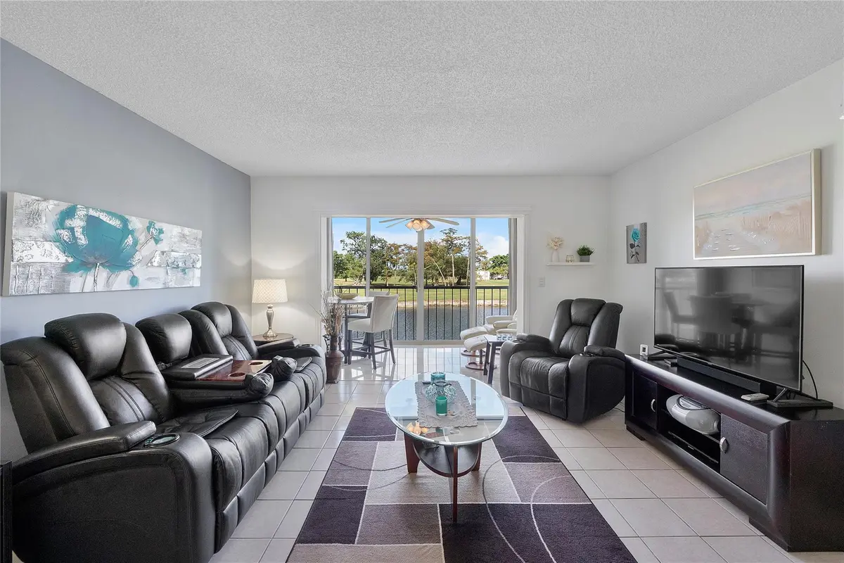 Photo 3 at 7807 GOLF CIR Drive 211, Margate