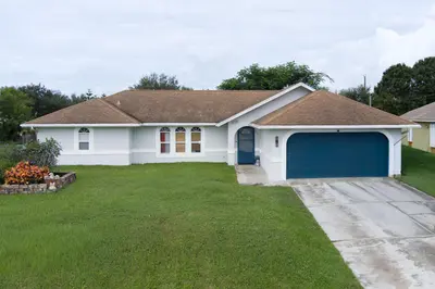3017 SE GALT Circle, Port St. Lucie – Single Family Residence for sale