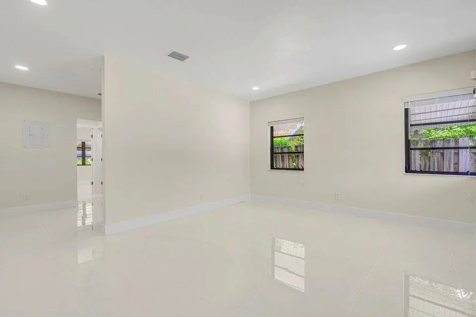 20240122172651008857000000-o at 1615 S Federal Highway B, Lake Worth Beach