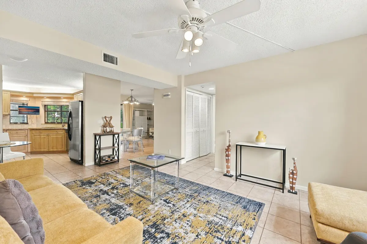 453A8915 at 5851 Parkwalk Drive, Boynton Beach