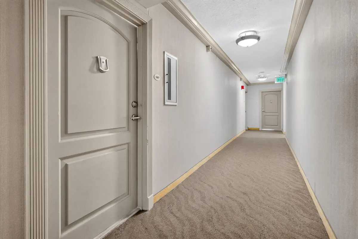 2-web-or-mls-8H3A7072 at 3625 N Country Club Drive 1807, Aventura