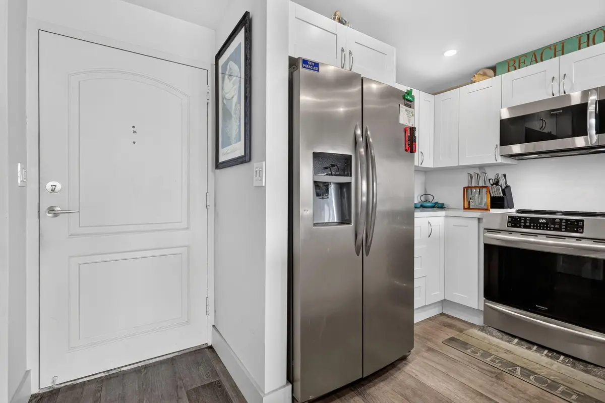 4-web-or-mls-8H3A6931 at 3625 N Country Club Drive 1807, Aventura