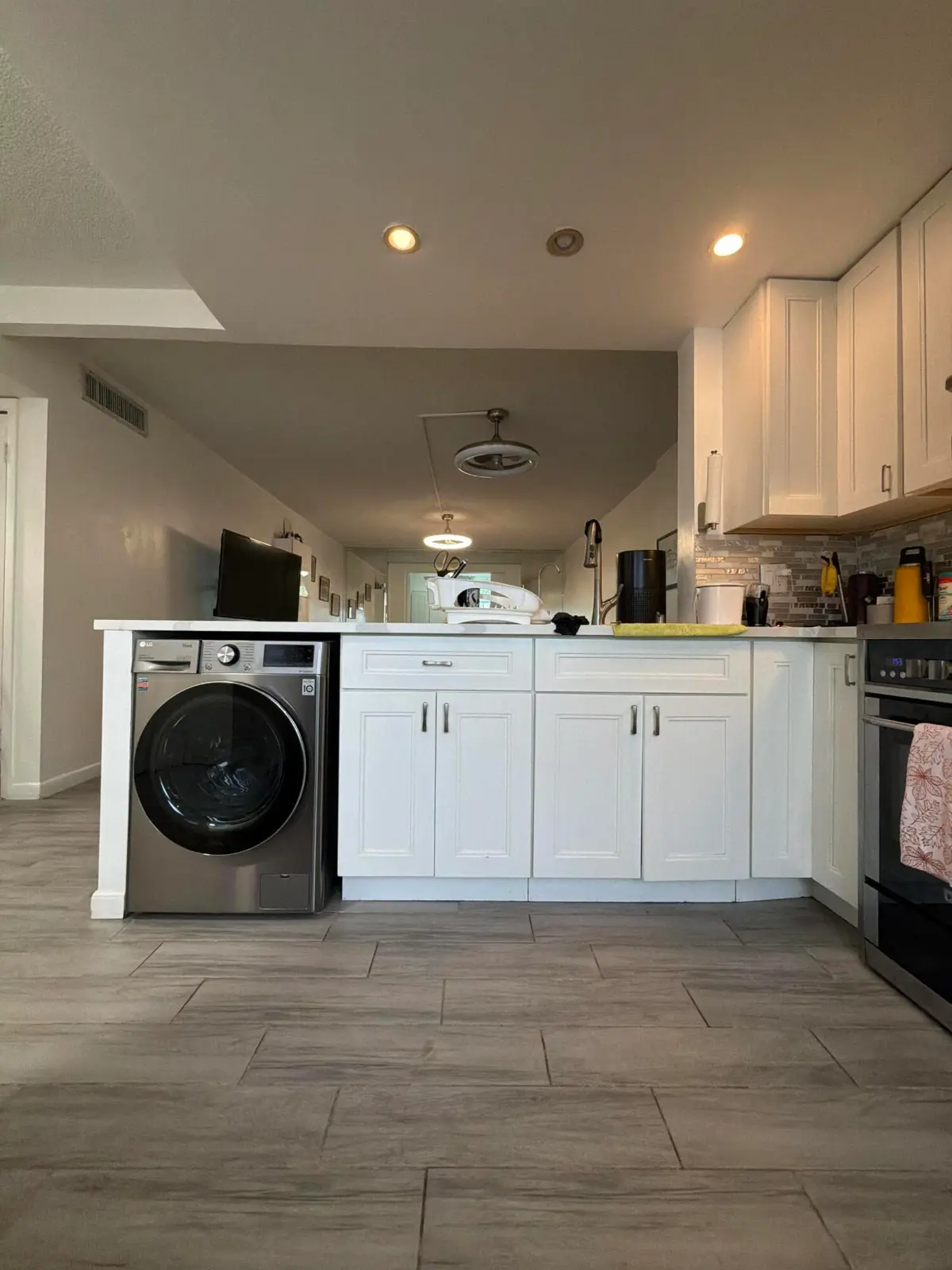 IMG_5189 at 320 NE 12th Avenue 105, Hallandale Beach