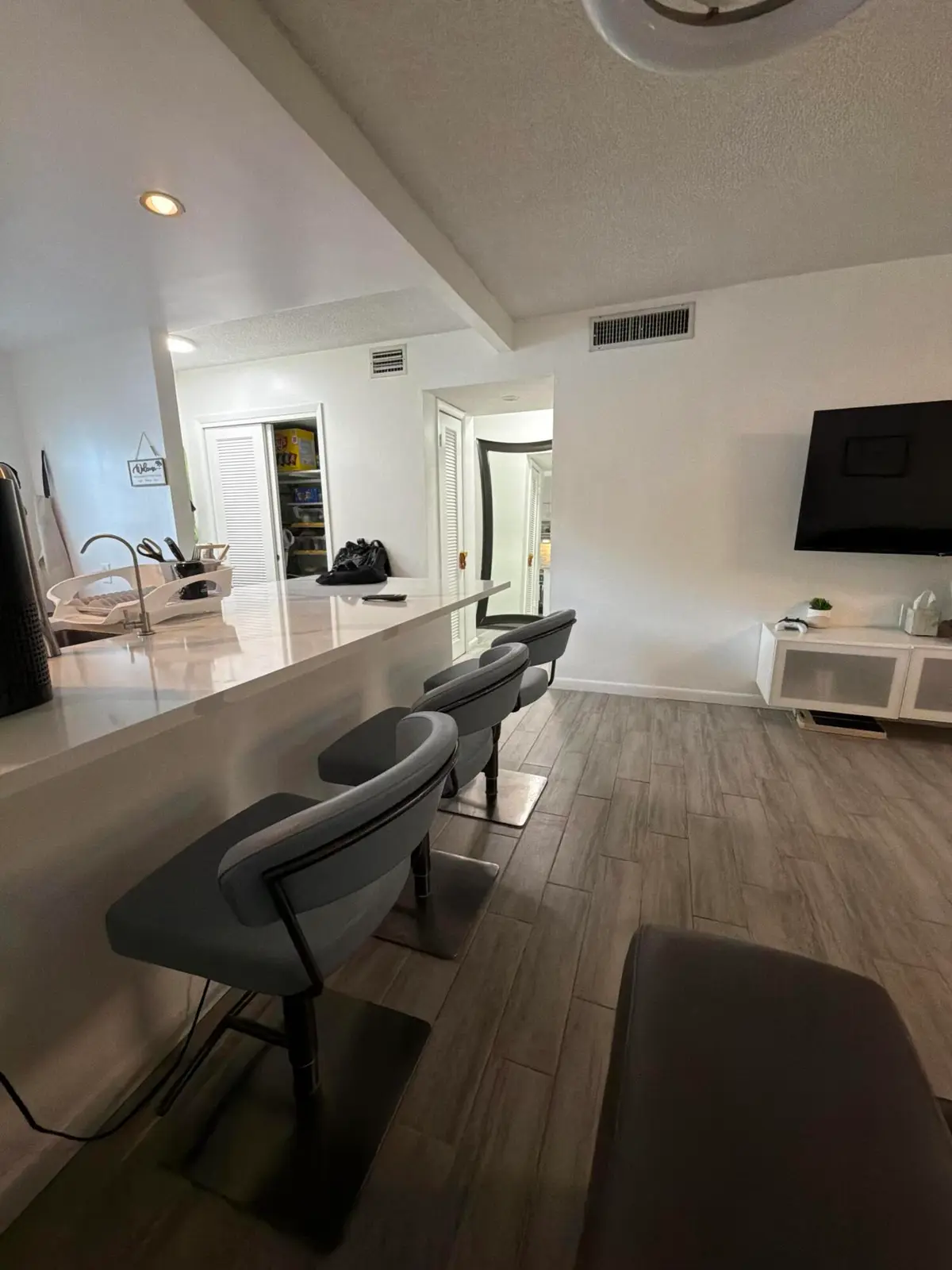 IMG_5170 at 320 NE 12th Avenue 105, Hallandale Beach