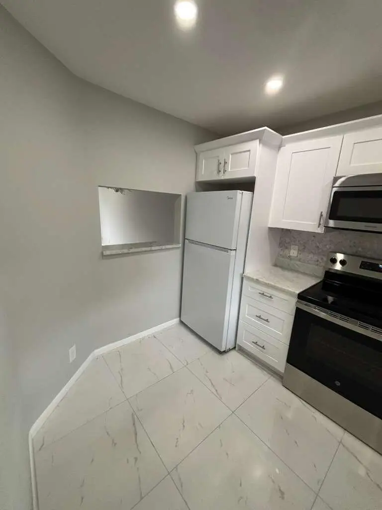 2ed1e361-b87d-4aad-90c8-49ce45521beb at 21913 Lake Forest Circle 201, Boca Raton