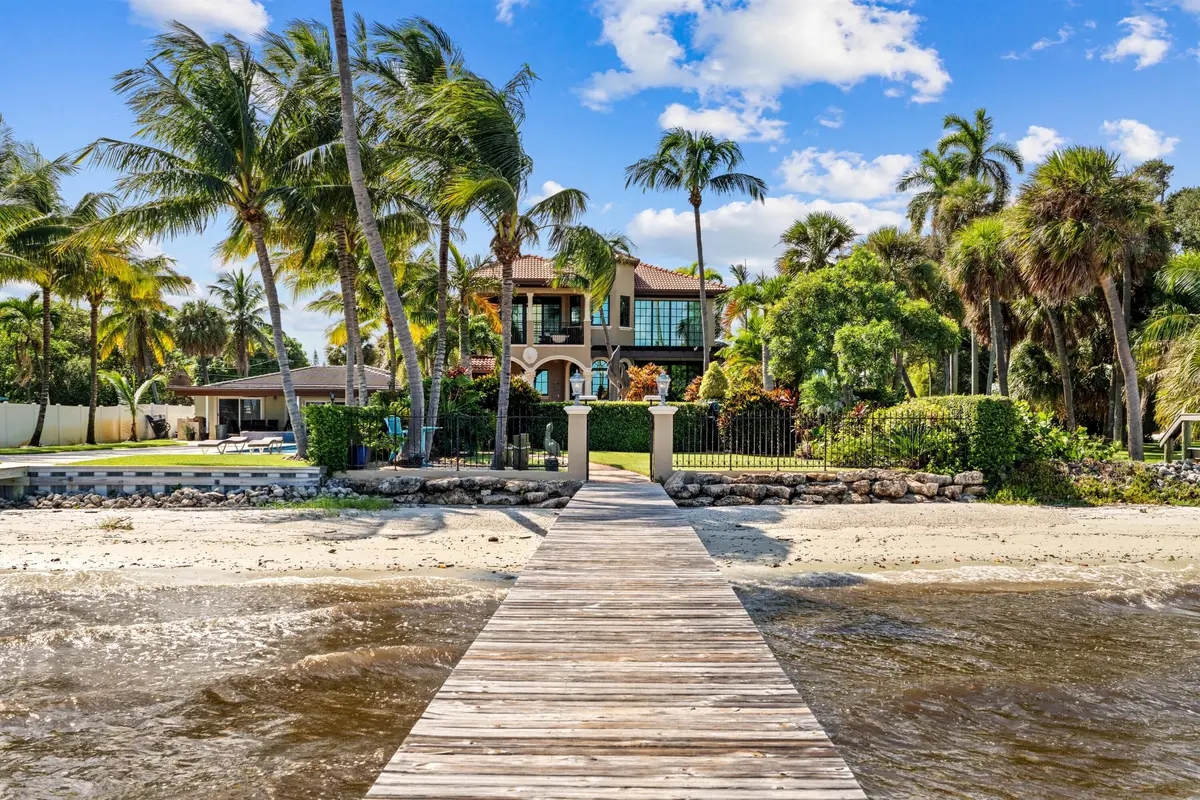 DOCK_TO_REAR_STRAIGHT at 818 S LAKESIDE Drive, Lake Worth Beach