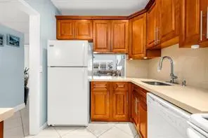 Kitchen at 400 NE 20th Street C311, Boca Raton