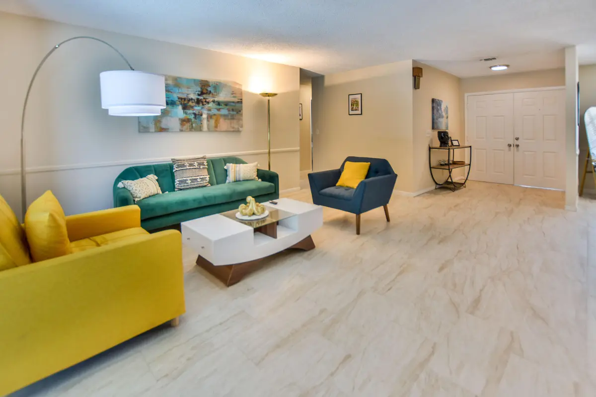 2b at 1210 SW 26th Avenue, Boynton Beach