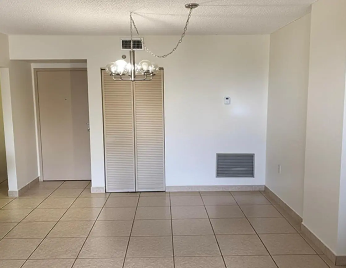 Photo 4 at 901 HILLCREST Drive 307, Hollywood