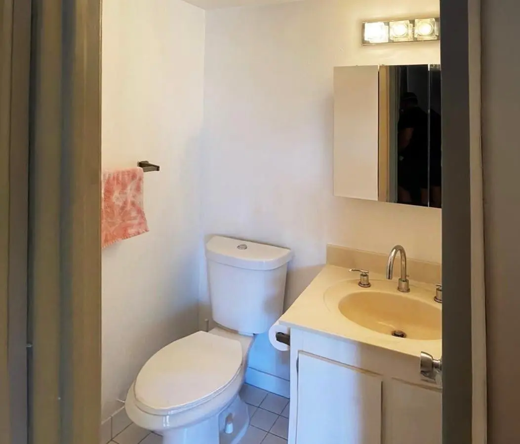 Photo 8 at 901 HILLCREST Drive 307, Hollywood