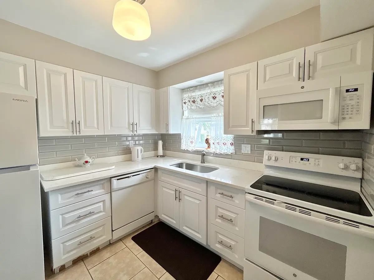 SOLID WOOD CABINETS at 2666 Emory Drive D, West Palm Beach