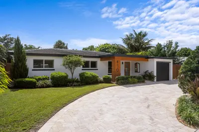 450 NE 5TH Circle, Boca Raton – Single Family Residence for rent