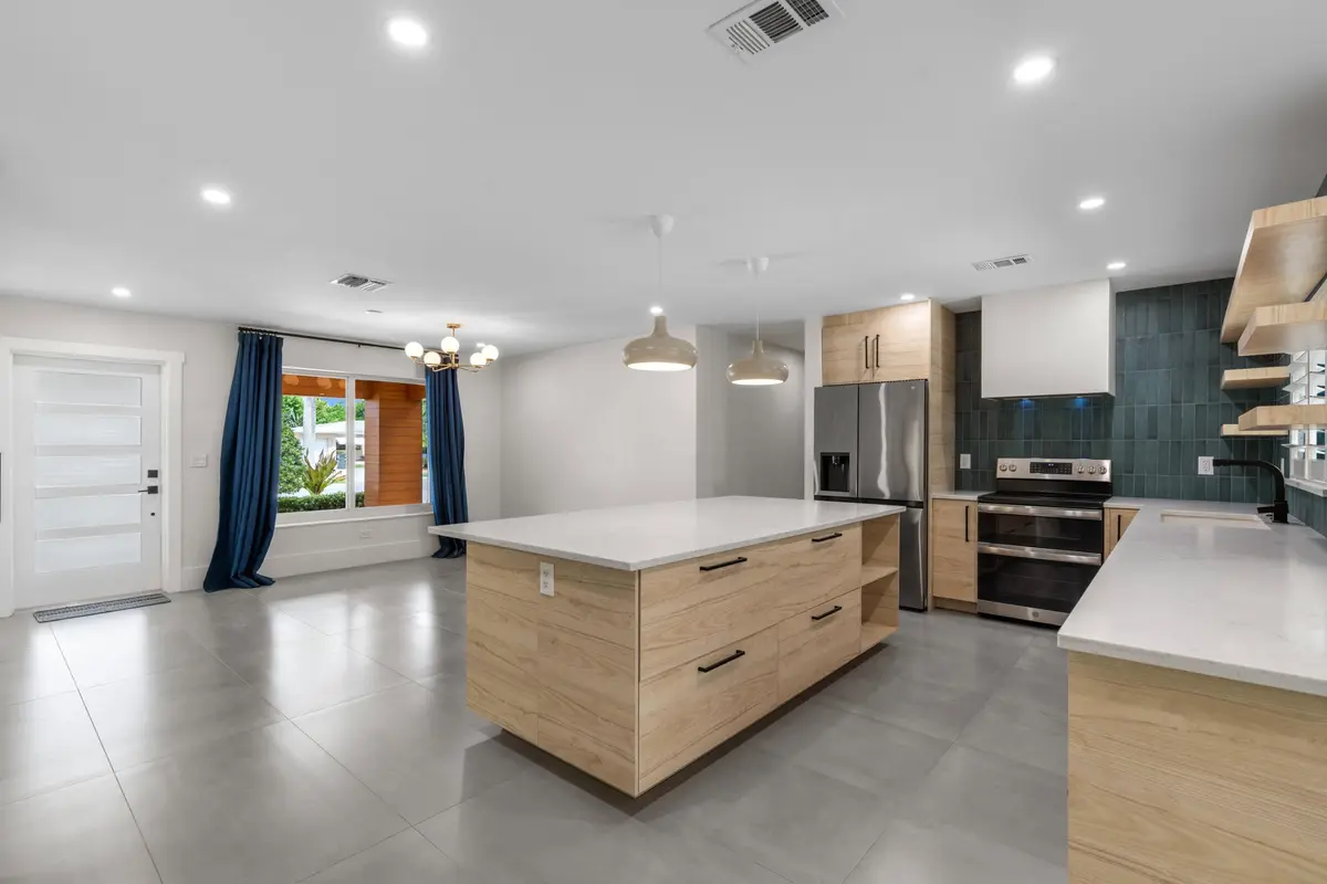 450 NE 5TH Circle at 450 NE 5TH Circle, Boca Raton